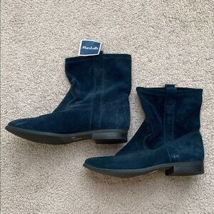 NEW Vince Camuto Fanti Navy Ankle Boots